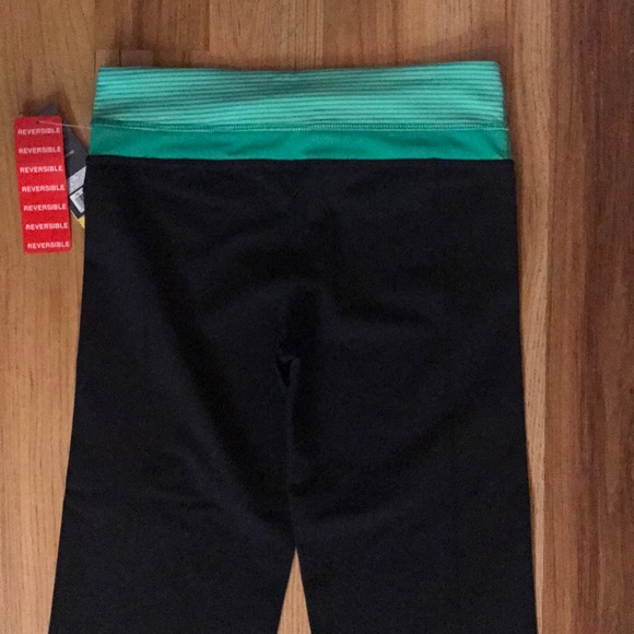 Capri Yoga Pants - Picture 3 of 5